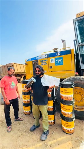 Motor_ Grader786 on Instagram: "Part 1️⃣ servicing SEM Grader All service details 🙏😱#contractor #civilengineering #viralvideos #viral #motor #viral #maharastra #graderoperator"