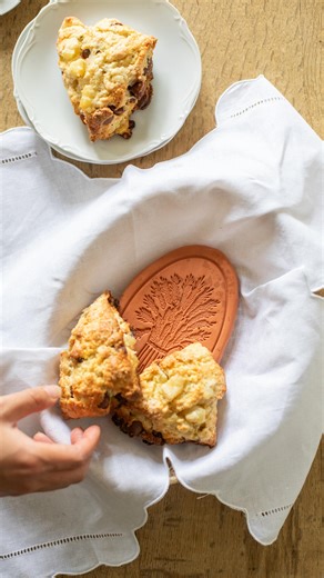 Our terracotta bun warmers are one of our favorite ways to make the colder season feel softer. Warm them in the oven, tuck them into a basket, and your scones or bread stay cozy until everyone’s gathered around the table. They would also make a thoughtful gift. #cottagekitchen #warmbread #keepwarm #winterwarmth #kitchenhack #forfriends #slowlivinghome #slowlivingforlife #vintagekitchen #vintagethings #grandmaknowsbest #neighborgifts | Heirloom Art Co.