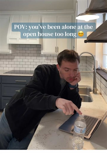Real estate agent things 😂 Sitting alone at an open house talking to myself… then someone finally shows up 😳 If you’ve hosted an open house, you get it.