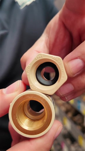 Conexiones de CPVC con Inserto Metálico: ¡Descúbrelas!