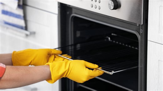 The VERY simple trick to clean your oven rack 'without water or products' - Netmums