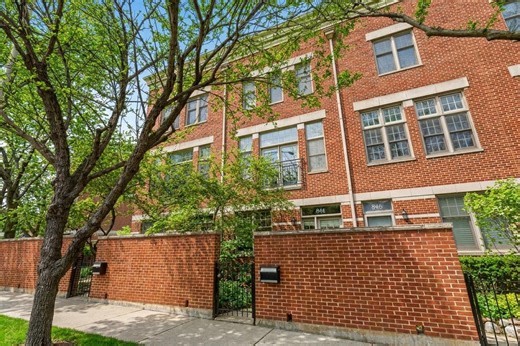 844 N Ogden Ave, Chicago, IL 60642 - MLS 12610512 - Coldwell Banker