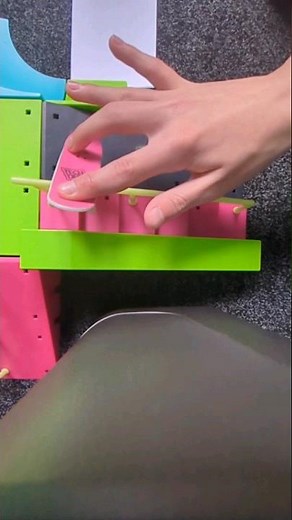 How to perform the fingerboard grind...