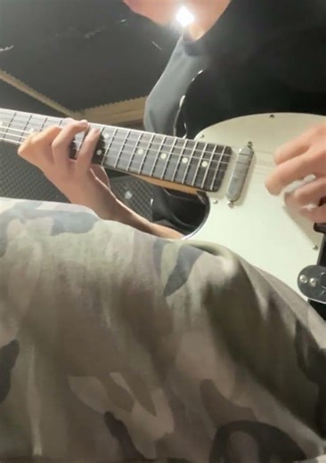 Isn’t she lovely guitar solo