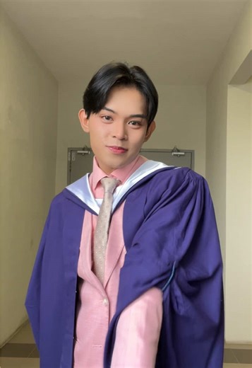 tired of my graduation post? there's more coming actually 🎓✨