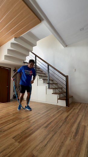 Ang Pambansang Flow Ever been to a rope flow meet up and took you a good few minutes to come up with a sequence and some more minutes to practice the sequence? Presenting our #pambansangflow which you could use for your next group flow meet. Proudly Pinoy made 🇵🇭 Spearheaded by @ropeflowtita Choreographed by @ellejey Underhand Sneak @thedavidweck Fountain @mysteraaay High Rollers @rafedmund Half Bowler Transition @physioexplorexx Butterfly Roll @ellejey Anchored UH Sneak @bananaaaa UH Sneakado