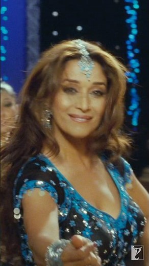 #MadhuriDixit really doesn't miss 😍 | #AajaNachle | #dance | #dancesong