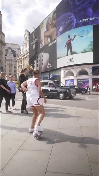 Artistic Variations in Ball Juggling – Soccer