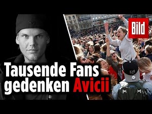 Rührende Szenen in Stockholm: Fans feiern toten Star-DJ Avicii