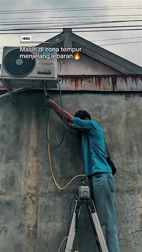 Service AC Nomor 1 di Kulon Progo 24 Jam 0877-5279-1617 WA : https://wa.me/6287752791617 Butuh service AC di Jogja? Kami solusinya! Karya Gemilang Teknik adalah perusahaan penyedia layanan jasa profesional service AC terpercaya dan legal di Yogyakarta dan sekitarnya yang siap membantu Anda mendinginkan ruangan Anda. Layanan Kami: ✅ Cuci AC Rutin dan Deep Cleaning ✅ Instalasi Baru dan Bongkar Pasang ✅ Isi Ulang dan Penambahan Freon ✅ Trade In ✅ Pengadaan Unit dan Sparepart 👨‍🔧 Ditangani Teknisi