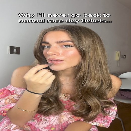 Enjoy an unbeatable trackside experience this year with Seat Unique. 壟 Horse Racing hospitality and premium ticket experiences for a day to remember with friends and family! What's included?  Premium food options ⭐️ Private table for the day ️ Hospitality admission ticket 壟 Complimentary drink options ✨ Exclusive areas to soak up the atmosphere Book online at seatunique.com | Seat Unique | Facebook