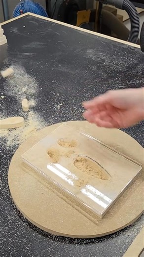 New router templates! 8 new designs available for purchase on my website and Etsy store. Make your own wood tea light Jack-o-lanterns or add inlays to cutting boards using acrylic router #59 | Diymontreal | Facebook