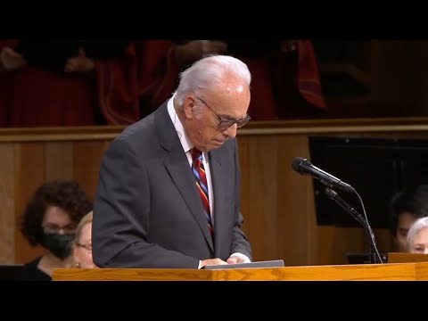 Pastor John MacArthur reads Colossians Chapter 1 at Grace Community Church