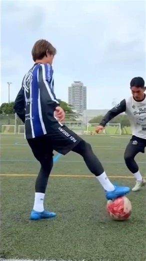 #football #skills #tutorial #trending #footballshorts #viral 🔥