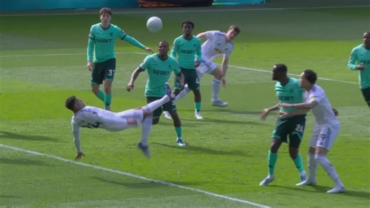 Justin's bicycle kick gives Leeds lead over Wolves