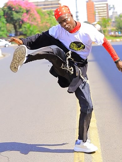 Replying to @cartoon47_ #meddy #kissi #dancemedy #nairobitiktokers #makemefamous #fyp #BikoDancemedy #tiktok #kenyancomedy #trending #virol #kisiitiktokers #tiktok #funydancer #God #trending