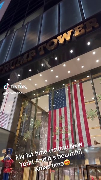 Never been to New York and what a time to go! Such a cool vibe during the Holidays, ill have to come back soon🤩 #foryou #fyp #foryourpage #christmas #holidays #CapCut