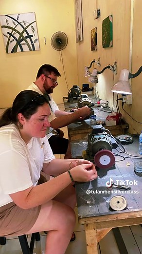 Unlock your creativity and take home a stunning piece of Balinese craftsmanship! Join our Silver Class Jewelry Making Workshop in Seminyak, Bali, and learn the art of crafting beautiful rings and bracelets with expert local artisans. Limited spots available! Book now and get a special discount for early birds. 🧚‍♀️💎 #SilverClass #JewelryMaking #BaliCraftsmanship #Seminyaksilverclass