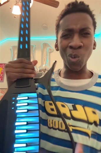 Discover Enya CyberGuitar for Holiday Shopping