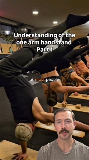 Ulrik | Handstand coach 🤸‍♂️ on Instagram: "Part 1: difference between two and one arm position In this part I present the very basic difference of a two arm and one arm handstand, and how many people underestimate the difference in technique and difficulty of the two, leading to unproductive practice. In later parts I will go through more detailed common technique flaws and suggestions for how to improve them. Please note that I didn't look at any specific clips when I recorded my face, so don
