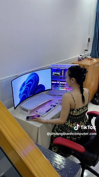 phần : 2 Giao lắp pc gaming . Mấy bạn trẻ hôm nay kiếm tiền online giỏi thật #pcsetup #desksetup #gamingsetup #buildpc #phuongthanhcomputer