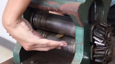 DIY Luxury Jewelry: Making a Custom 18K Gold Ring with Onyx and Diamonds at Home