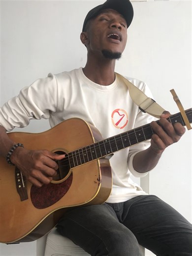 Minister GUC @officialministerguc is a blessed man and I'm grateful for this sound. I hope you enjoy this piece as much as I enjoyed ministering it too? #music #guitar #acousticguitar #gospelguitarist #GUC #EezeeConcept #IAmOneStringz #ThePsalmist #IAmAnointed