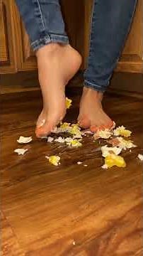 Amazing! Bare feet egg crush 🥚💦 | ASMR & CRUSHING