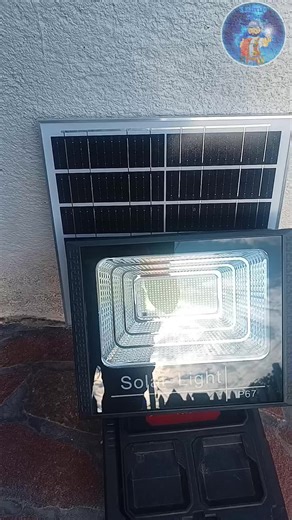 instalación de reflector con panel solar #electeicidad #construction #tips #instalacioneselectricas #installation #instalaciones #iluminacion #ledlights #led #panelsolar #energiasolar