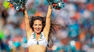 Former NFL cheerleaders say they're fighting back against gender discrimination
