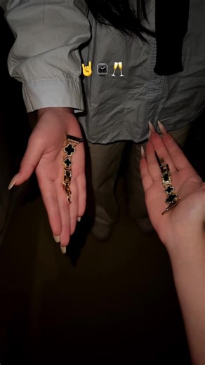 24K Magic Smart Strap: Elevate Your Outfit Effortlessly