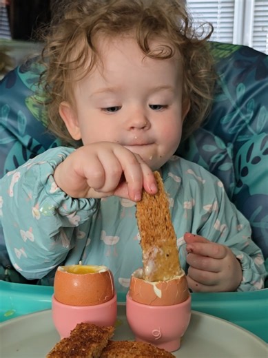 Chucky eggs an lots of cuteness from Naves this morning 🥰 #eggs #healthy #foodtok #fyp #babygirl