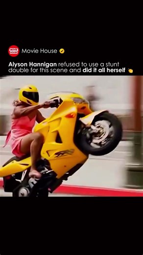 Alyson Hannigan did it all herself 👏