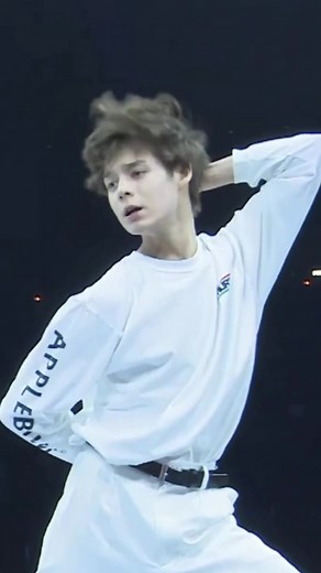 Amazing Locking Dance Tutorial: Groovy Moves and Stylish Jacket Style!