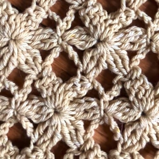 Motivation Monday! 😍 Nothing motivates me like yarn I wanna work with or a project I wanna make ❤️I am dying for some SPRING flowers, butttt I think we have a way to go here in New England 😂 Soooooo I decided to make some instead ❤️ What's your Monday Motivation?? What gets you stitching?? | Darn Good Yarn