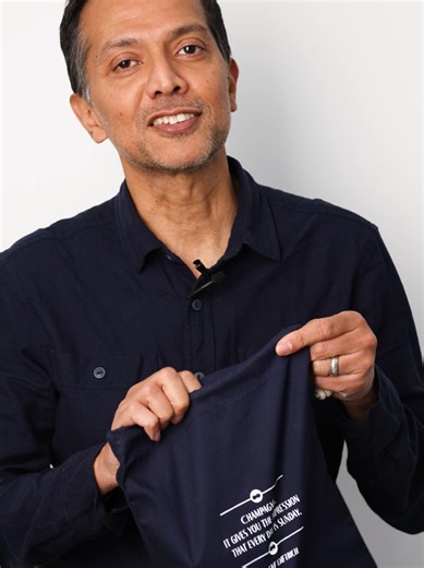 Lost in Love. And quite happy there. Notes of fig leaves, raspberry, cassis, and plum — blended into a soft, fruity scent made for moments when the rest of the world can wait. Hand-poured in the UK using a natural wax blend, with around 40 hours of burn time. For Valentine’s, it comes as a set — finished in a cotton gift bag, with a card ready for your words. A small ritual. A calm kind of romance. 👉 Shop the Valentine’s Edit #HeatingPlumbingLondon #LostInLove #ValentinesGift #ScentedCandle #Ha