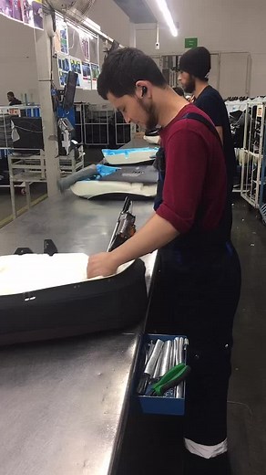 Factory Assembly Process of Cushioned Mattress Components