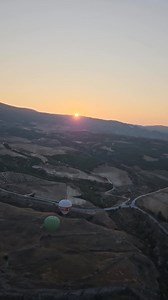Viewing the sunrise from a hot air balloon is a truly breathtaking experience 😍 🇹🇷 ✨️ 🌅️ 🎈️ | Maggie Wong