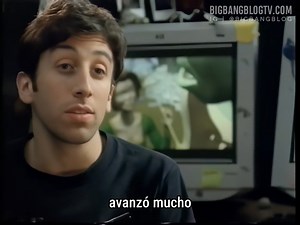 Antes de The Big Bang Theory, Simon Helberg (Howard Wolowitz) hizo este comercial para HP y la película Shrek. El comercial estaba en alemán, pero me las arreglé para encontrar una traducción aproximada del diálogo entre Burro y el equipo de animación digital liderado por Howard, supongo que así ganaba unos billetes mientras se graduaba del MIT 😁👌 Nota: Este video lo intenté subir hace unas horas y FB no me dejó, o mejor dicho, nunca lo publicó pese a que completé todo el proceso sin inconveni