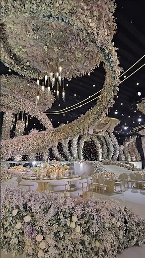 A Grand Nude Wedding !