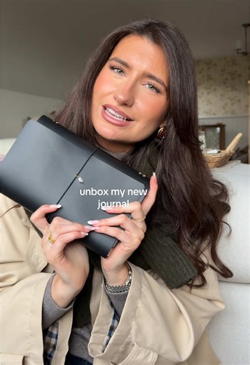 she’s a journal lady @amy catriona 💌 you’re my inspo #journal #journalling #louisecarmen