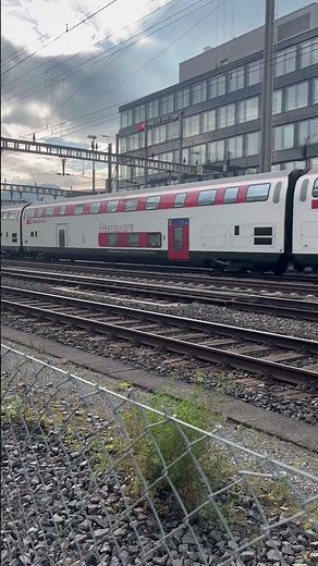 IC 2000 arrive in Olten