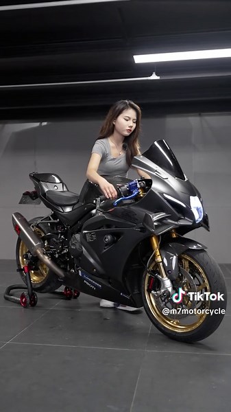 Suzuki GSX-R1000R Akrapovic Exhaust Sound Experience