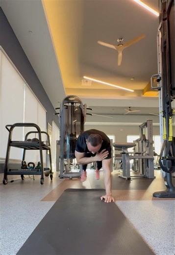 Plank It Out: Core Workout Grooving to Vivaldi! 💪🎵