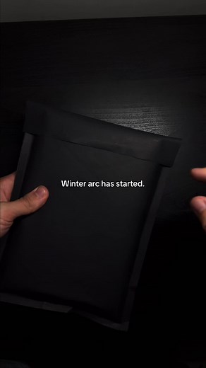 It starts NOW. Grab your best friend for this winter arc - the successful man journal - providing you with 90 days of daily updates to become your best version. #selfdevelopment #motivation #mensjournal #selfimprovement #winterarc