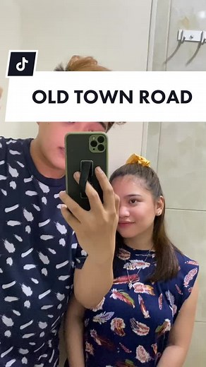 Catchy Duo Performance of Old Town Road