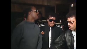 85K views · 290 reactions | | MICHAEL JACKSON GRAVANDO WE ARE THE WORLD | Vídeo de bastidores de gravações do hino ''We Are The World'' mostra dias antes da filmagem oficial, Michael Jackson e Lionel Richie apresentando a canção para Stevie Wonder. | MJ Beats | Facebook