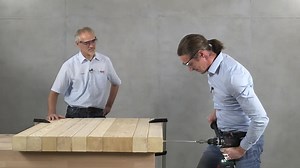 【博世強棒 GSR/GSB 18V-150 C】 1公尺長螺絲輕鬆鎖進去？！不服來看影片🎥 GSR/GSB 18V-150 C電鑽起子機，結合最新無刷馬達，配上ProCORE鋰電池，無線輸出150Nm強勁扭力，施作帶上它虎哩鑽鎖衝~衝~衝！ 屋頂建造▹▹內建電子角度偵測，免治具也能精準定位 模板建築▹▹150Nm大扭力、金屬夾頭/齒輪箱，鑽鎖順暢牢靠 木工裝潢▹▹開關式的反衝制停功能，鑽孔卡住可立即停止運作 一支不夠？BITURBO其他系列都在這，現在買加送鋰電池！ 即刻搭上完工特快車：https://bit.ly/3Bj3Mff 更多BITURBO介紹：https://bit.ly/3sEEFQ5 . #博世電動工具 #Bosch | Bosch專業電動工具與配件