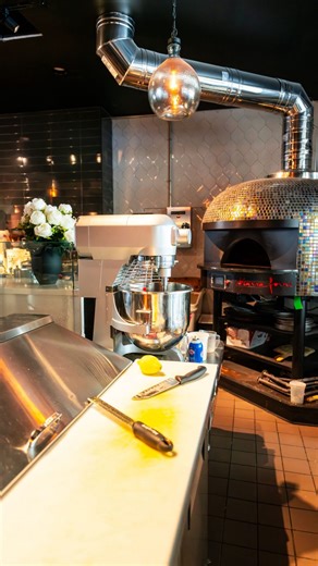 There’s just no other menu around quite like Table 33’s 🤩🍸 📍Dayton, OH What would you order? 👀👇 🏷️ - - - #table33dayton #table33 #dyt #growshareeat #brunchingmadeeasy #downtowndayton #daytoneats #937 #gemcity #brunchindayton | Table 33