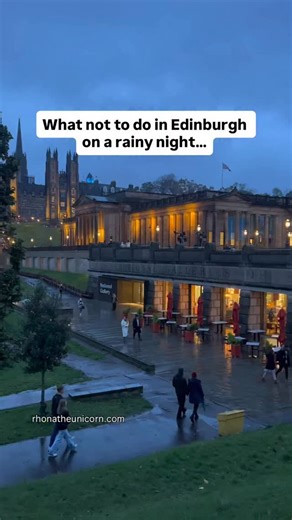 Most visitors get this wrong - and miss out on some of Edinburgh’s best experiences. The city transforms into something straight out of a storybook, full of warm lights, hidden corners, and unforgettable indoor adventures. Here are a few ideas to make the most of it: Mix your own bubbling cocktail at The Department of Magic Catch live music at one of Edinburgh’s cosy pubs Join an underground ghost tour or hop on the Ghost Bus Warm up with a whisky tasting at The Lost Close Visit one of the city’